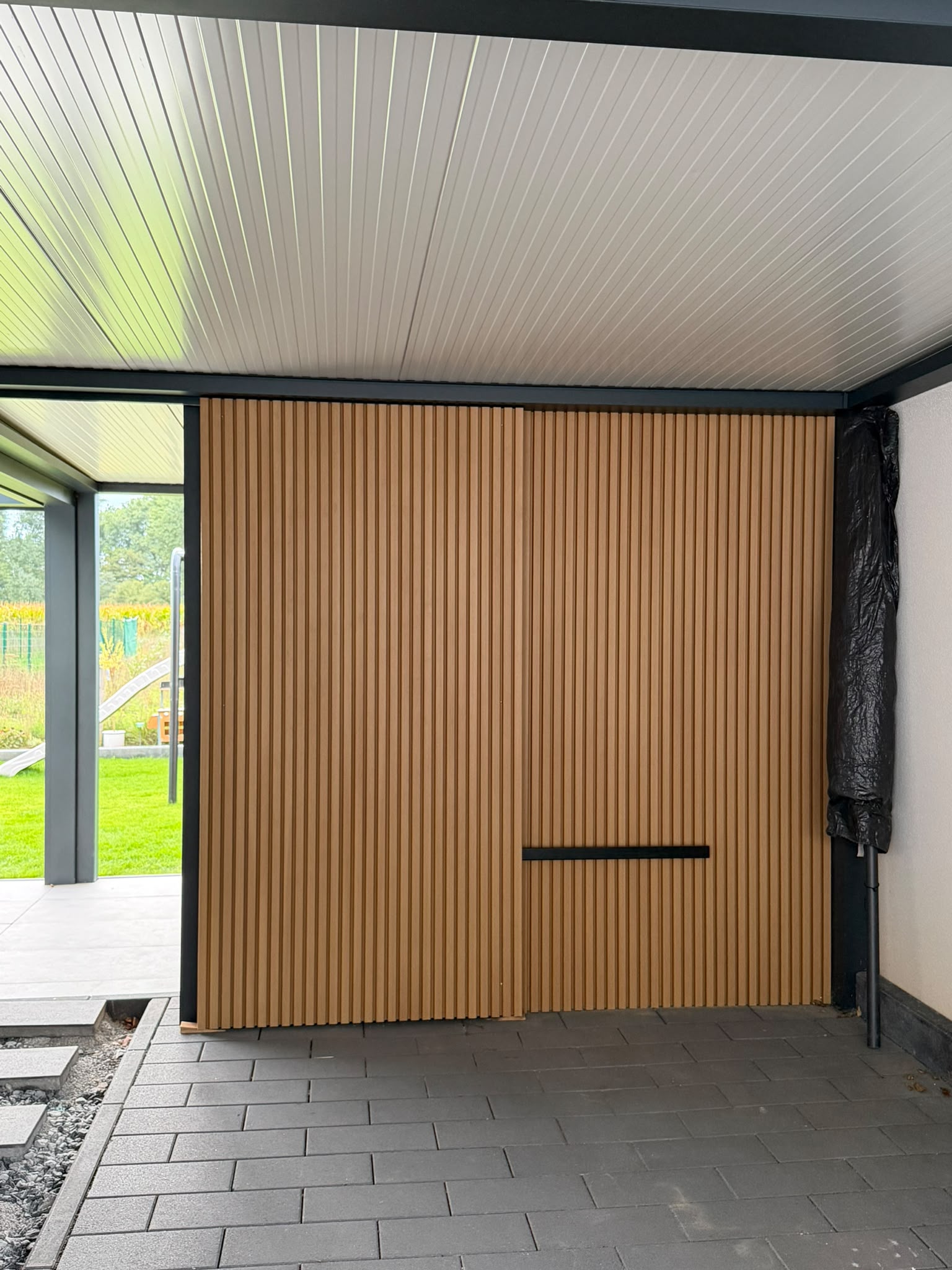 Terrassendach Seitenwand WPC Lamellen – Bild 15